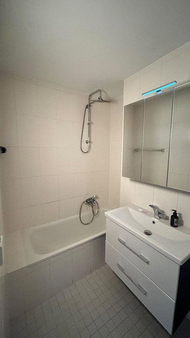 Prenájom bytu 3-izbový 67 m², Bauverein str 23, Nürnberg, Bavorsko Prenájom bytu 3-izbový 67 m², Bauverein str 23, Nürnberg, Bavorsko