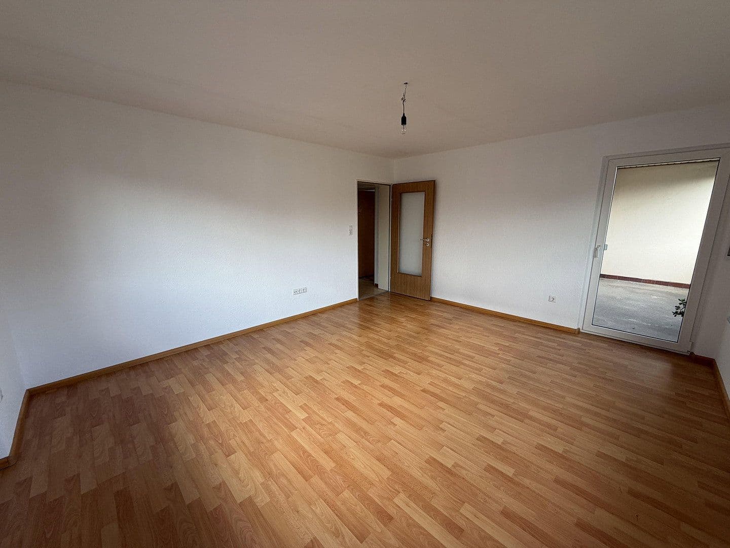 Prenájom bytu 3-izbový 87 m², Hohberg, Bádensko-Wurttembersko Prenájom bytu 3-izbový 87 m², Hohberg, Bádensko-Wurttembersko