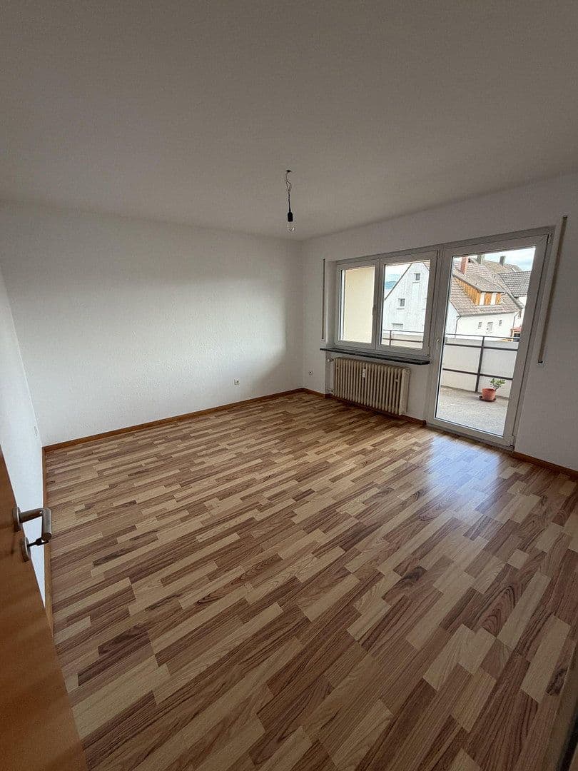Prenájom bytu 3-izbový 87 m², Hohberg, Bádensko-Wurttembersko Prenájom bytu 3-izbový 87 m², Hohberg, Bádensko-Wurttembersko