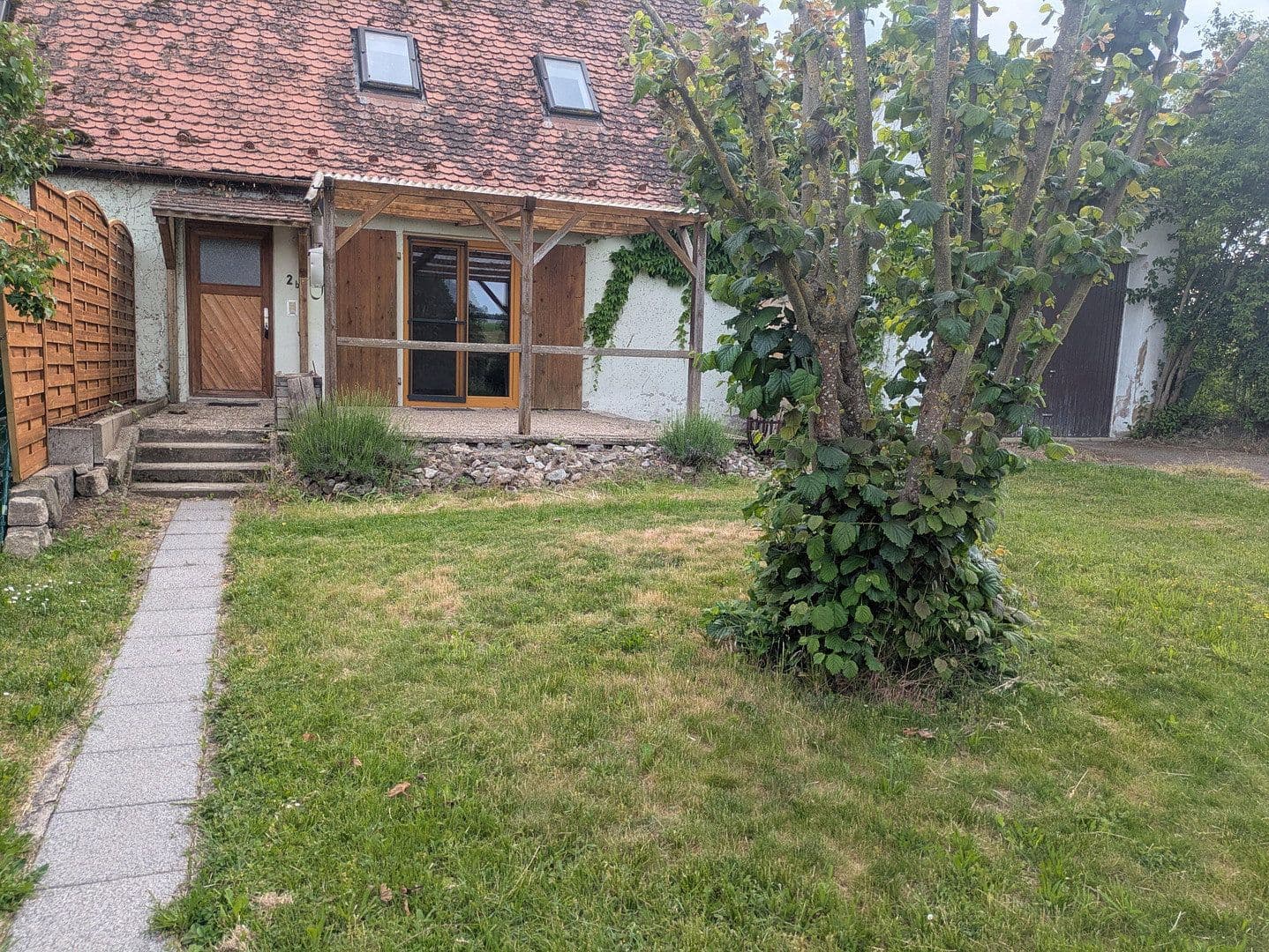 Prenájom domu 110 m², pozemek 200 m², Mosbach 24, Markt Erlbach, Bavorsko Prenájom domu 110 m², pozemek 200 m², Mosbach 24, Markt Erlbach, Bavorsko