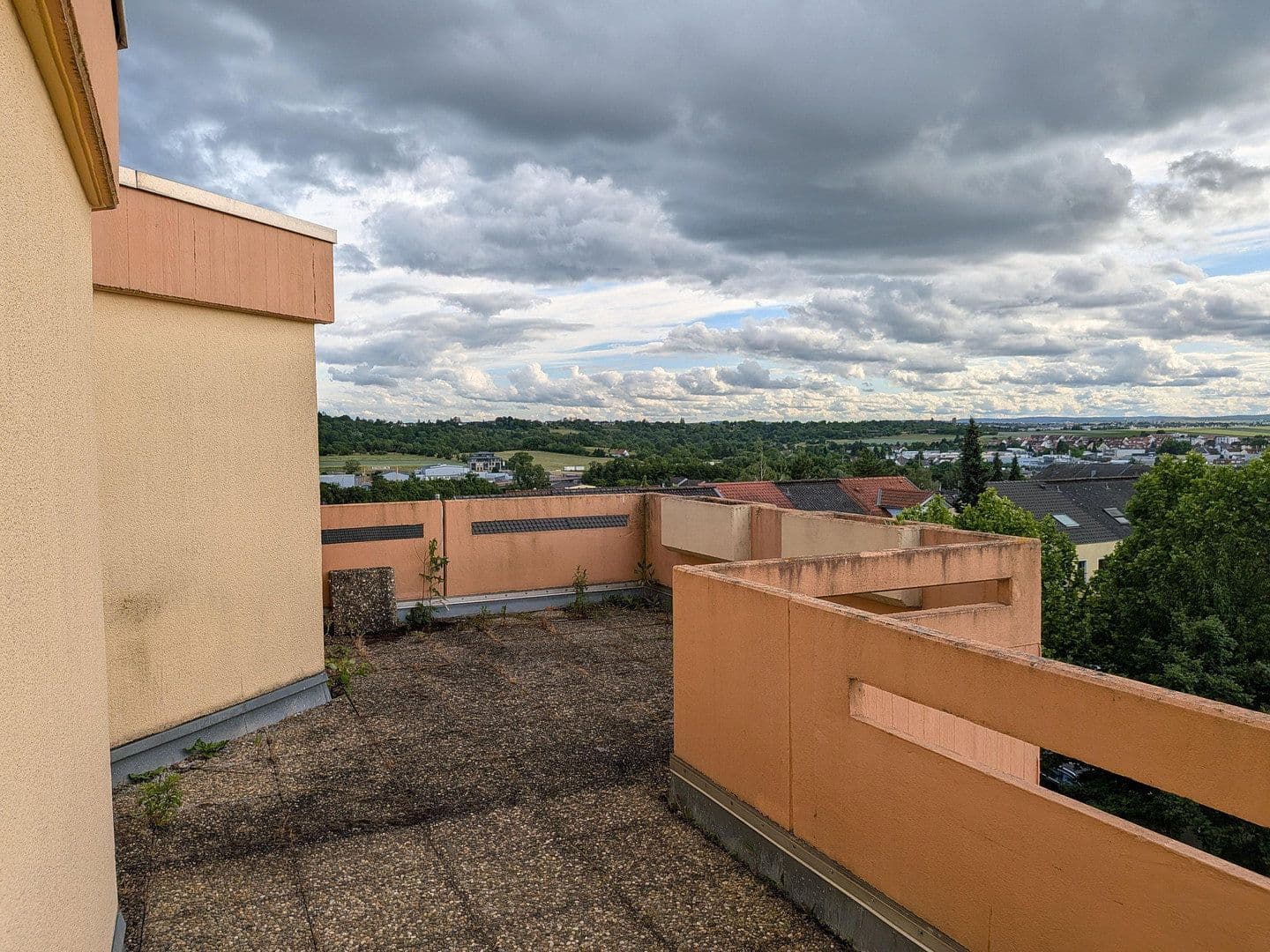 Prenájom bytu 4-izbový 127 m², Tübinger Straße 43, Tamm, Bádensko-Wurttembersko Prenájom bytu 4-izbový 127 m², Tübinger Straße 43, Tamm, Bádensko-Wurttembersko