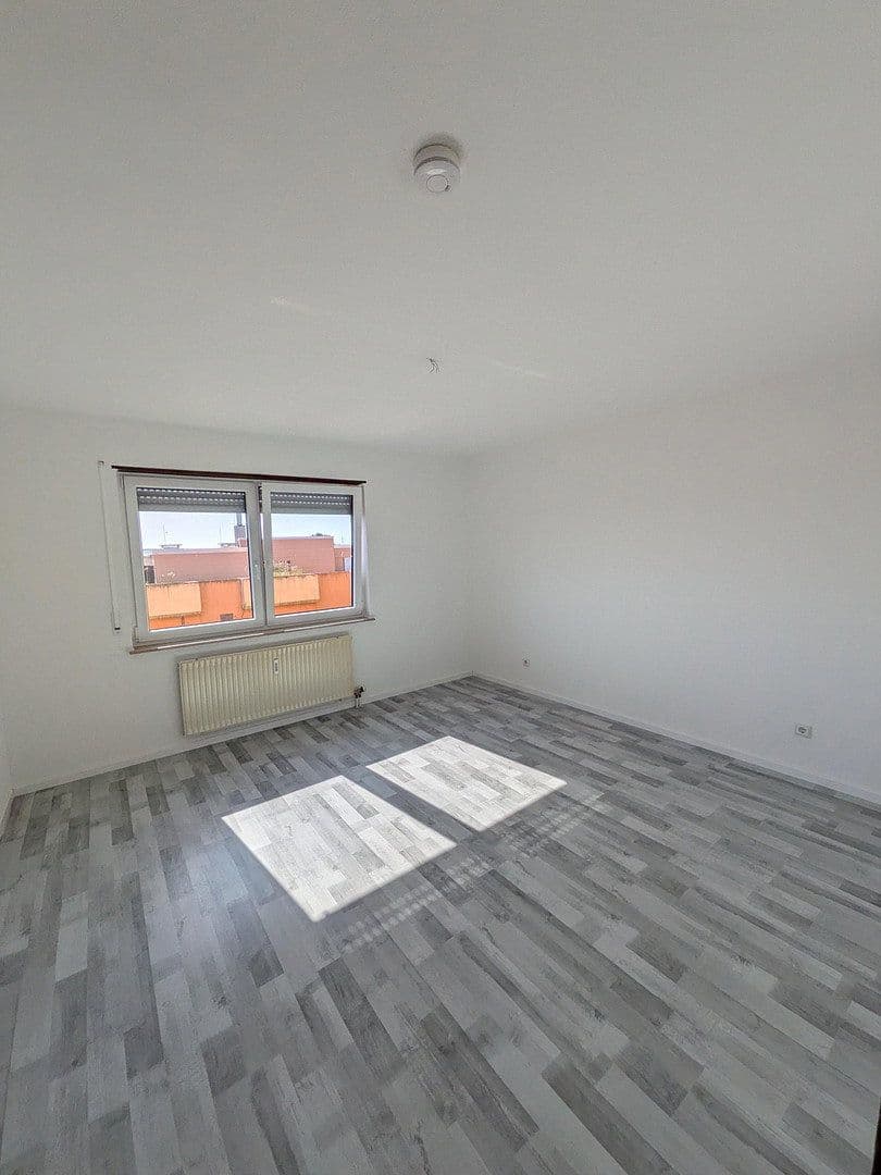 Prenájom bytu 4-izbový 127 m², Tübinger Straße 43, Tamm, Bádensko-Wurttembersko Prenájom bytu 4-izbový 127 m², Tübinger Straße 43, Tamm, Bádensko-Wurttembersko