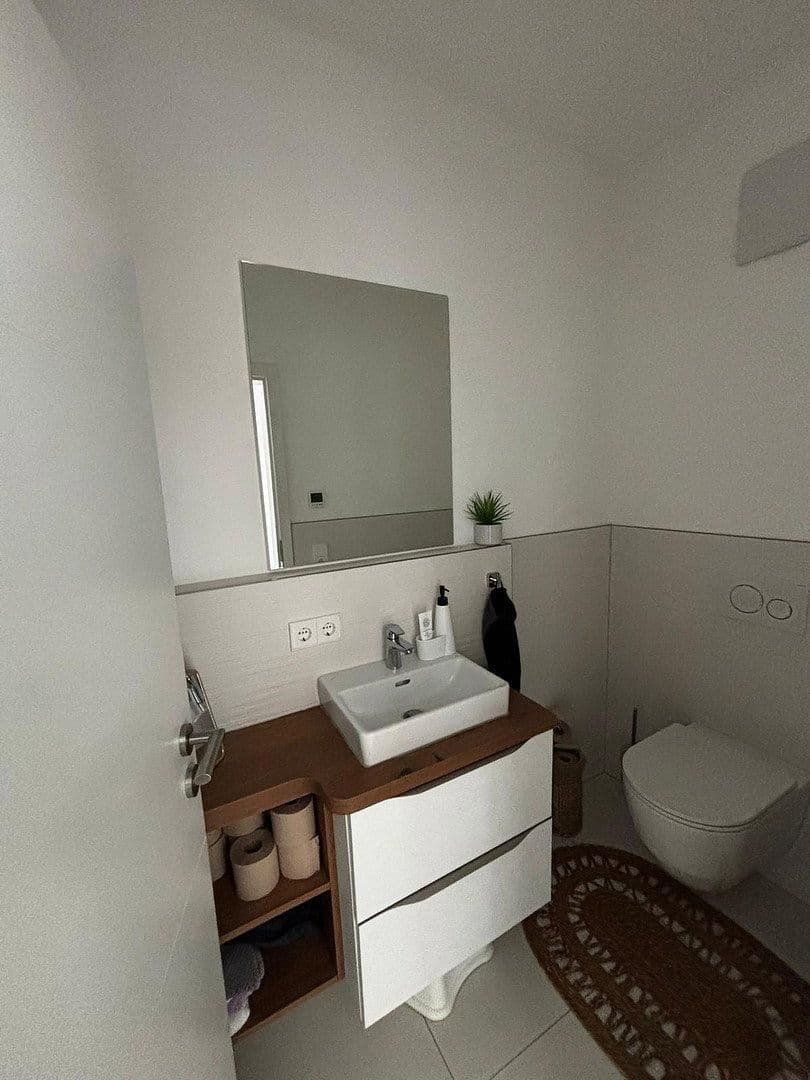 Prenájom bytu 3-izbový 95 m², Güldensteinstraße 50, Heilbronn, Bádensko-Wurttembersko Prenájom bytu 3-izbový 95 m², Güldensteinstraße 50, Heilbronn, Bádensko-Wurttembersko