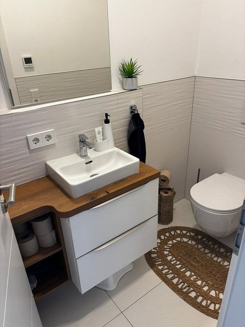 Prenájom bytu 3-izbový 95 m², Güldensteinstraße 50, Heilbronn, Bádensko-Wurttembersko Prenájom bytu 3-izbový 95 m², Güldensteinstraße 50, Heilbronn, Bádensko-Wurttembersko