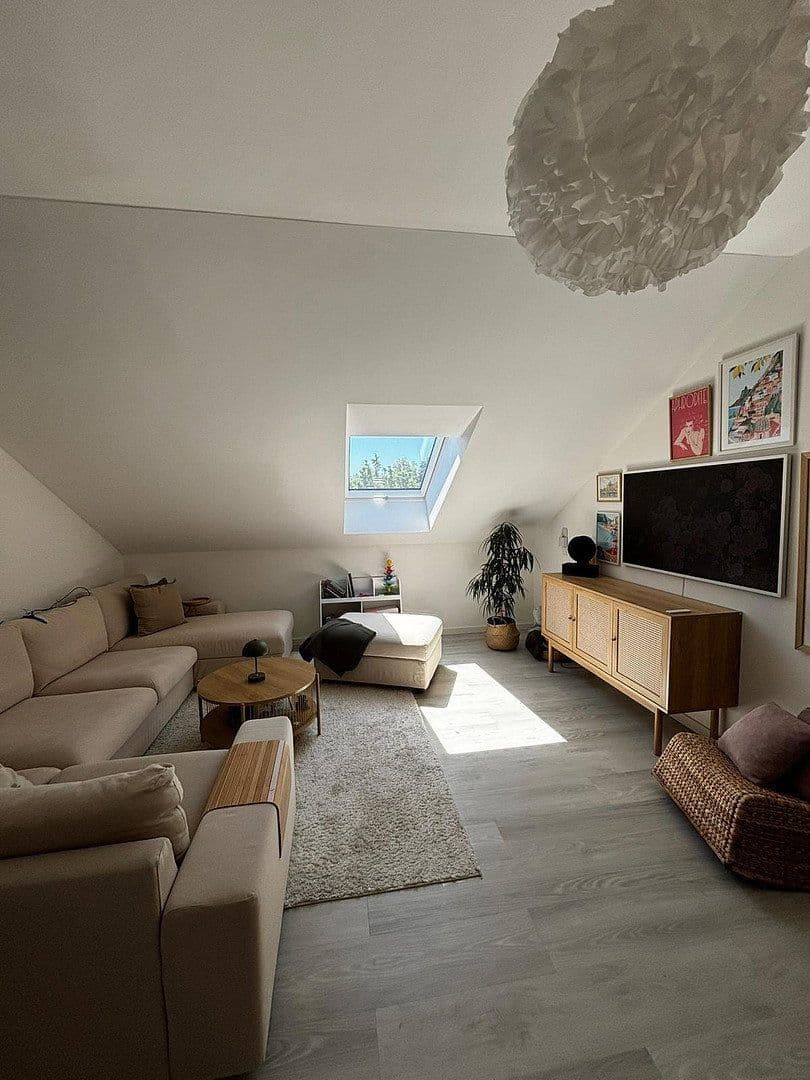 Prenájom bytu 3-izbový 95 m², Güldensteinstraße 50, Heilbronn, Bádensko-Wurttembersko Prenájom bytu 3-izbový 95 m², Güldensteinstraße 50, Heilbronn, Bádensko-Wurttembersko