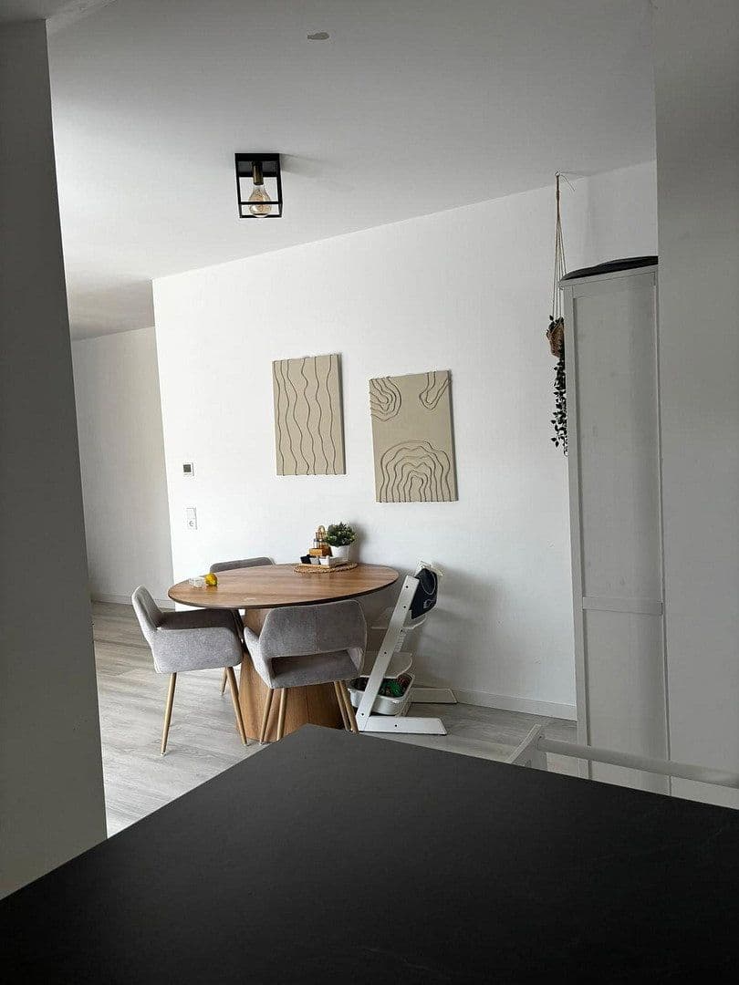 Prenájom bytu 3-izbový 95 m², Güldensteinstraße 50, Heilbronn, Bádensko-Wurttembersko Prenájom bytu 3-izbový 95 m², Güldensteinstraße 50, Heilbronn, Bádensko-Wurttembersko