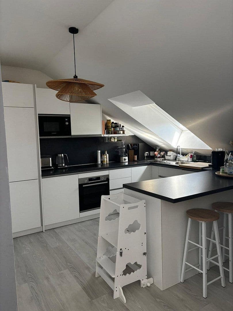 Prenájom bytu 3-izbový 95 m², Güldensteinstraße 50, Heilbronn, Bádensko-Wurttembersko Prenájom bytu 3-izbový 95 m², Güldensteinstraße 50, Heilbronn, Bádensko-Wurttembersko