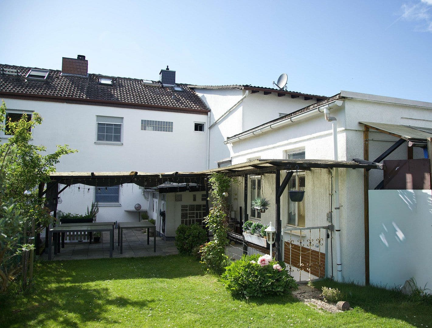 Predaj domu 253 m², pozemek 695 m², Höhenweg 25, Karben, Hesensko Predaj domu 253 m², pozemek 695 m², Höhenweg 25, Karben, Hesensko