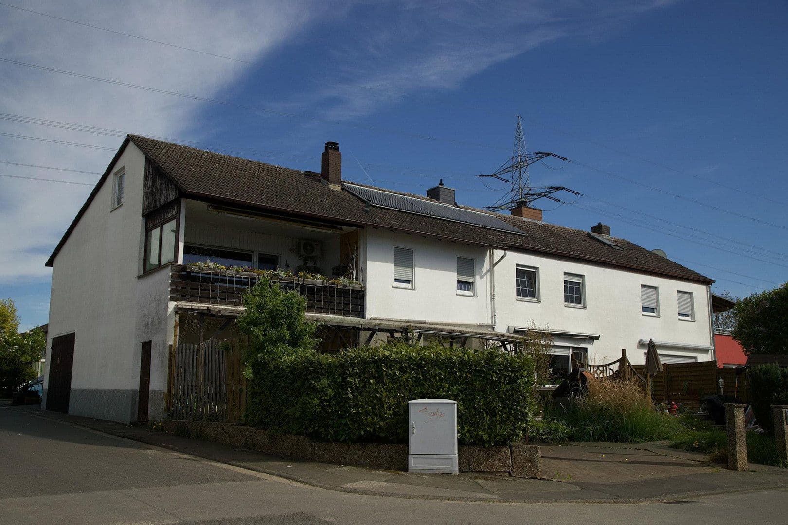 Predaj domu 253 m², pozemek 695 m², Höhenweg 25, Karben, Hesensko Predaj domu 253 m², pozemek 695 m², Höhenweg 25, Karben, Hesensko