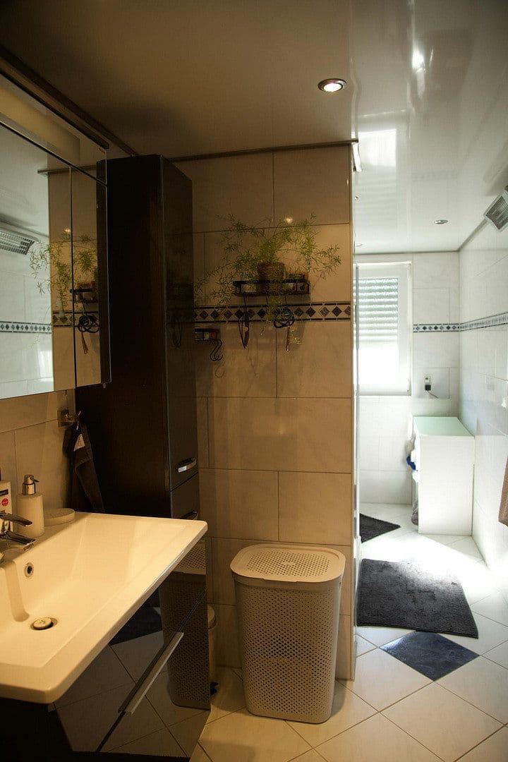 Predaj domu 253 m², pozemek 695 m², Höhenweg 25, Karben, Hesensko Predaj domu 253 m², pozemek 695 m², Höhenweg 25, Karben, Hesensko