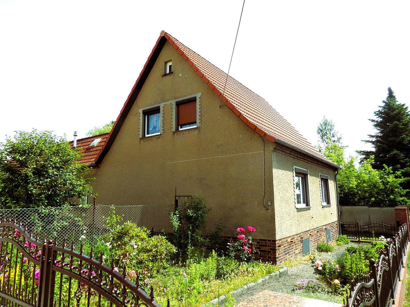 Predaj domu 94 m², pozemek 1.120 m², Lauchhammer, Brandenbursko Predaj domu 94 m², pozemek 1.120 m², Lauchhammer, Brandenbursko