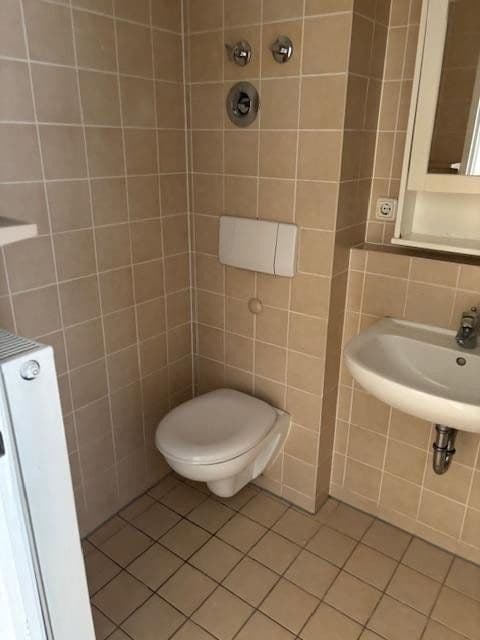 Prenájom bytu 3-izbový 70 m², München, Bavorsko Prenájom bytu 3-izbový 70 m², München, Bavorsko