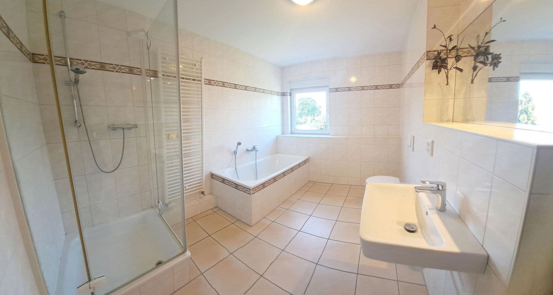 Predaj domu 145 m², pozemek 205 m², Kleinostheim, Bavorsko Predaj domu 145 m², pozemek 205 m², Kleinostheim, Bavorsko