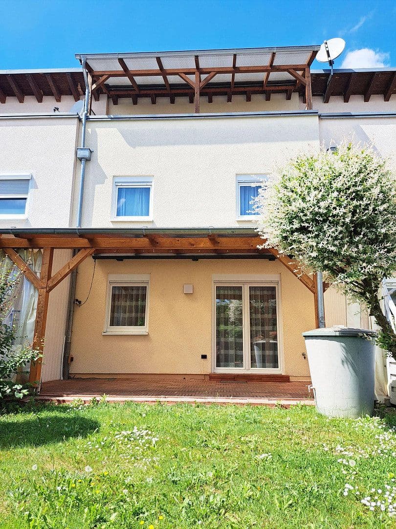 Predaj domu 145 m², pozemek 205 m², Kleinostheim, Bavorsko Predaj domu 145 m², pozemek 205 m², Kleinostheim, Bavorsko