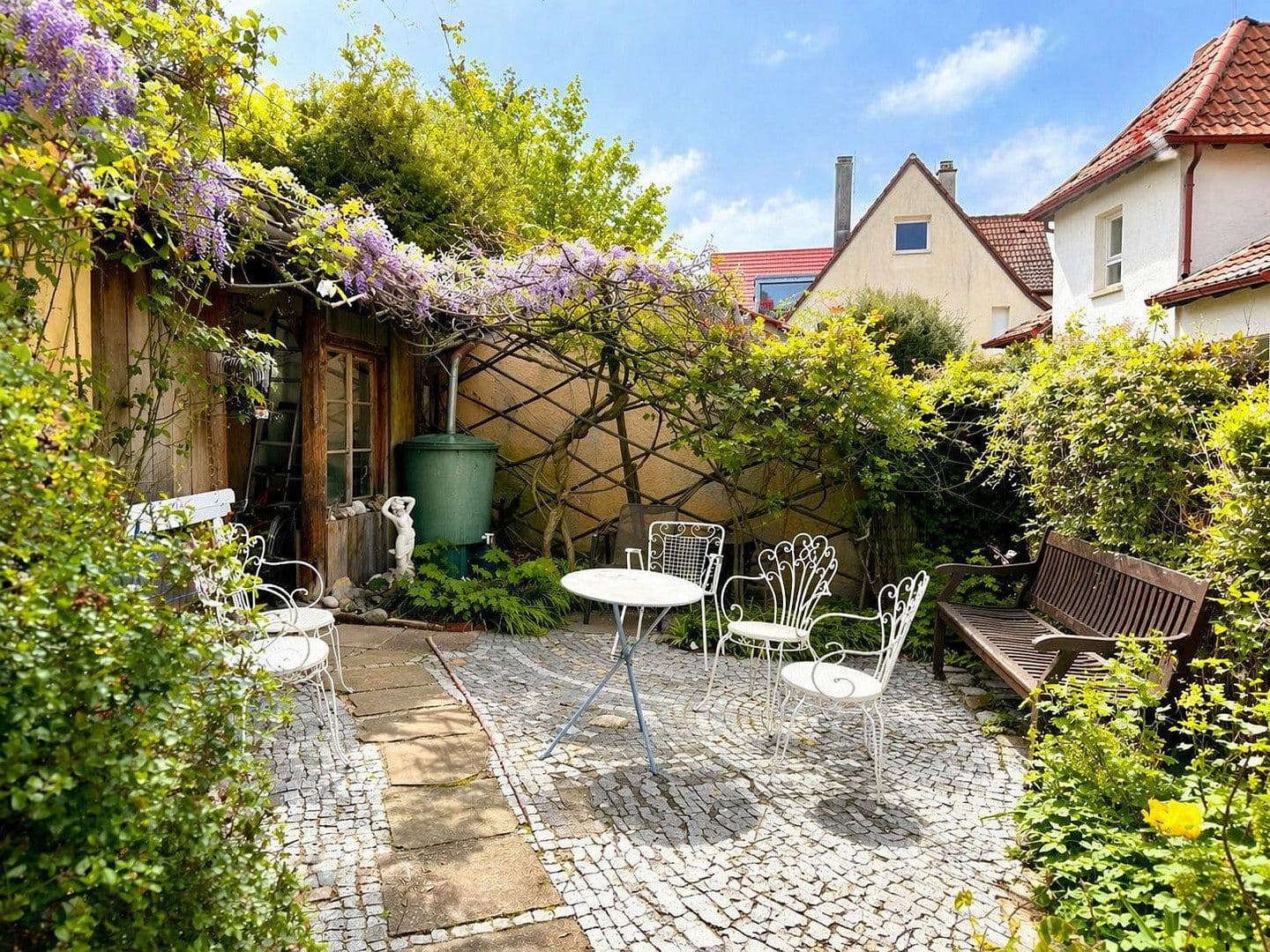 Predaj domu 290 m², pozemek 413 m², Stuttgart, Bádensko-Wurttembersko Predaj domu 290 m², pozemek 413 m², Stuttgart, Bádensko-Wurttembersko