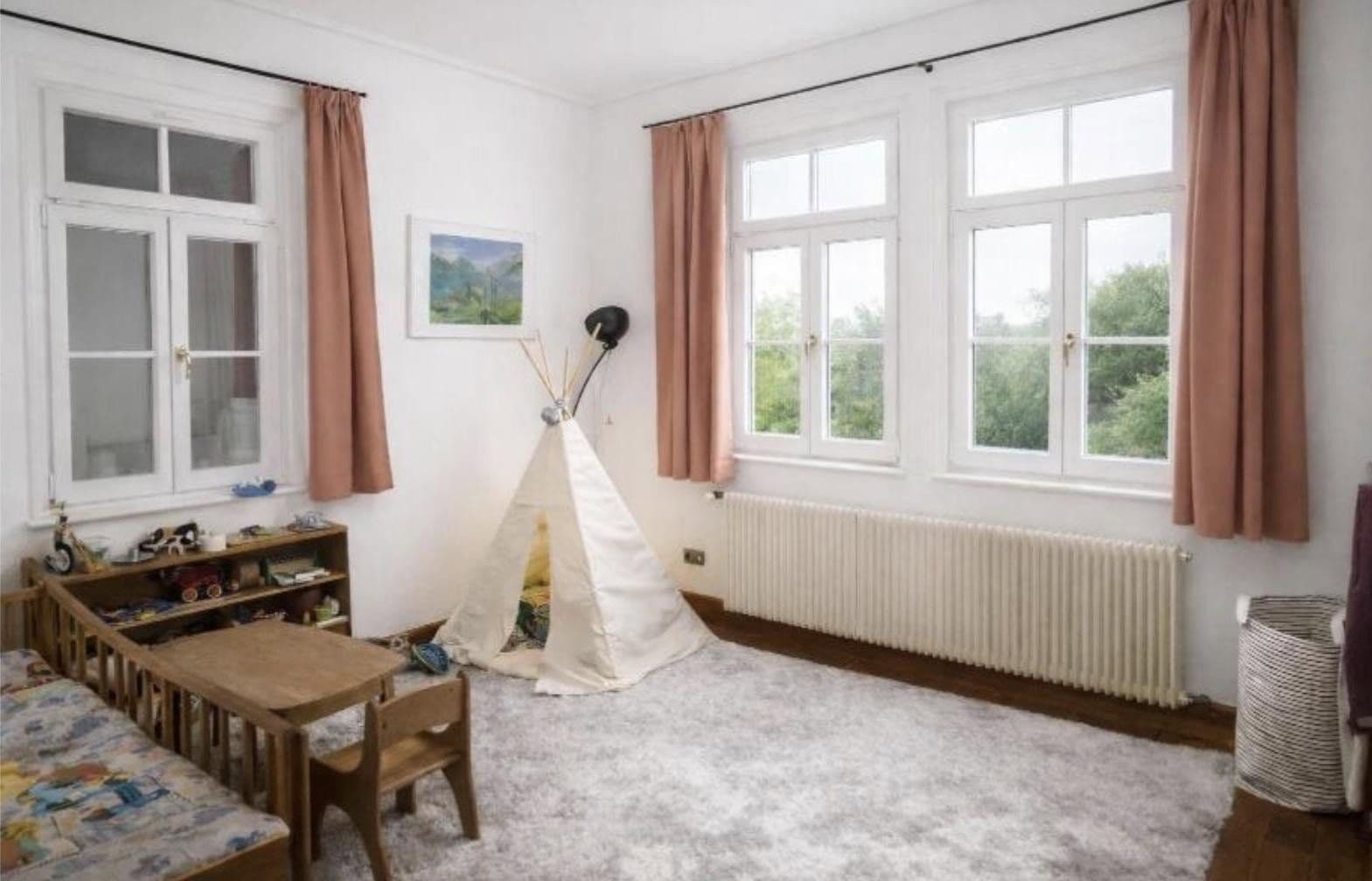 Predaj domu 290 m², pozemek 413 m², Stuttgart, Bádensko-Wurttembersko Predaj domu 290 m², pozemek 413 m², Stuttgart, Bádensko-Wurttembersko