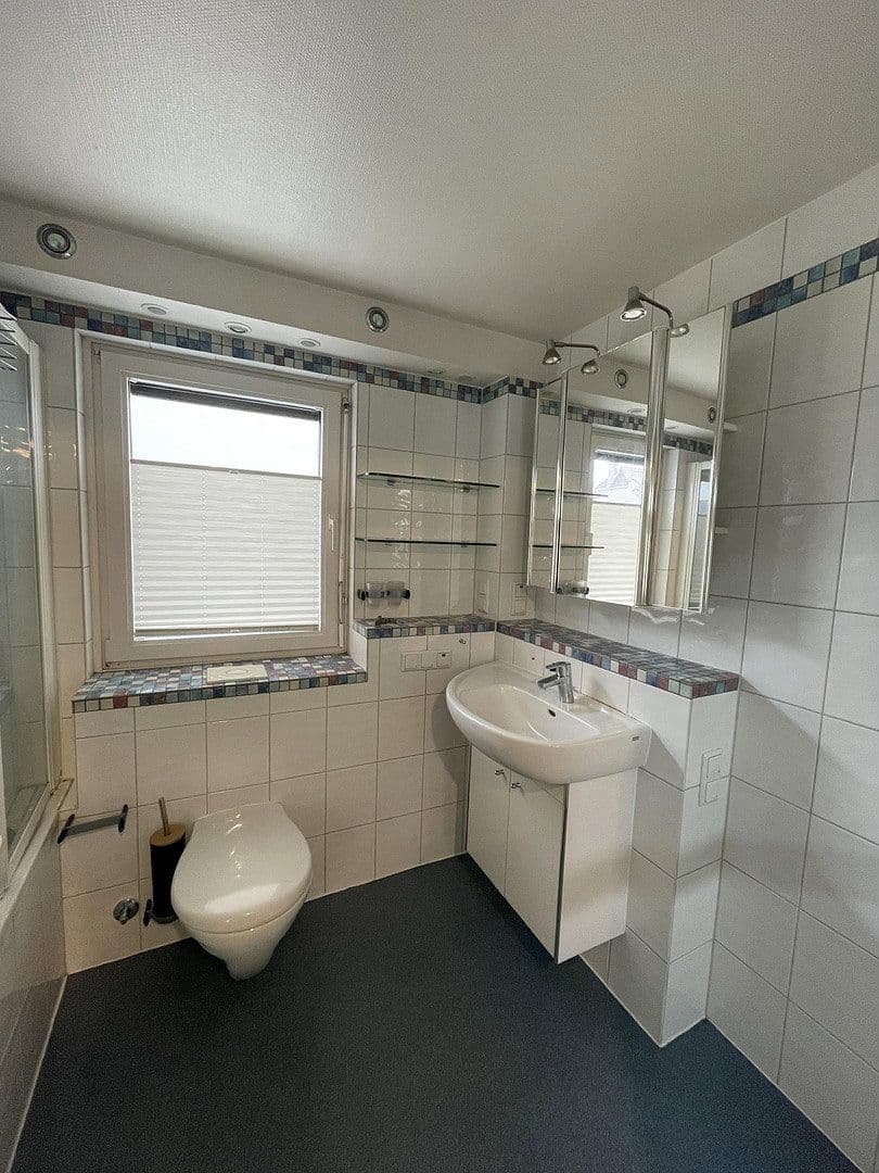 Prenájom bytu 3-izbový 105 m², Hindenburgerstr 96, Neustadt an der Weinstraße, Porýnie-Falcko Prenájom bytu 3-izbový 105 m², Hindenburgerstr 96, Neustadt an der Weinstraße, Porýnie-Falcko
