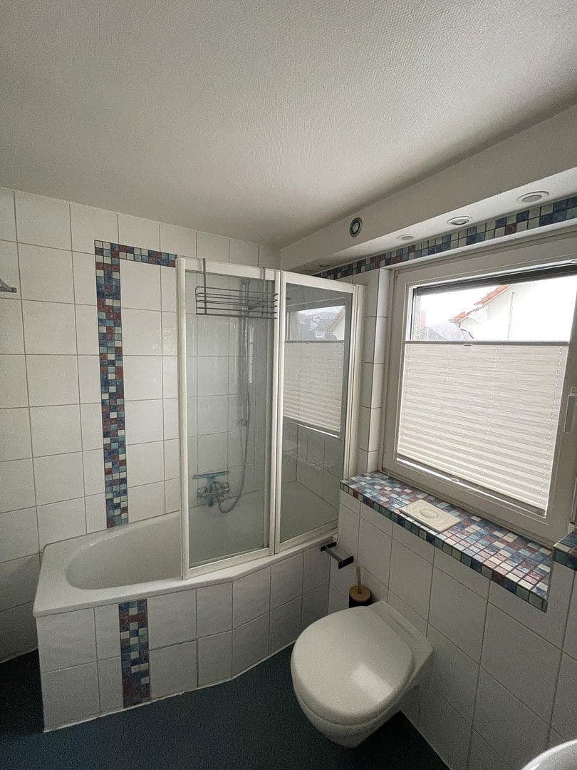 Prenájom bytu 3-izbový 105 m², Hindenburgerstr 96, Neustadt an der Weinstraße, Porýnie-Falcko Prenájom bytu 3-izbový 105 m², Hindenburgerstr 96, Neustadt an der Weinstraße, Porýnie-Falcko