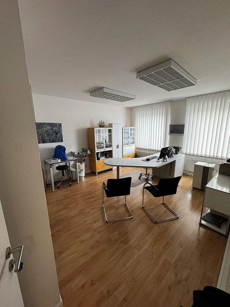 Prenájom kancelárie 158 m², Dobbenweg 6, Östliche Vorstadt - Steintor, Brémy Prenájom kancelárie 158 m², Dobbenweg 6, Östliche Vorstadt - Steintor, Brémy