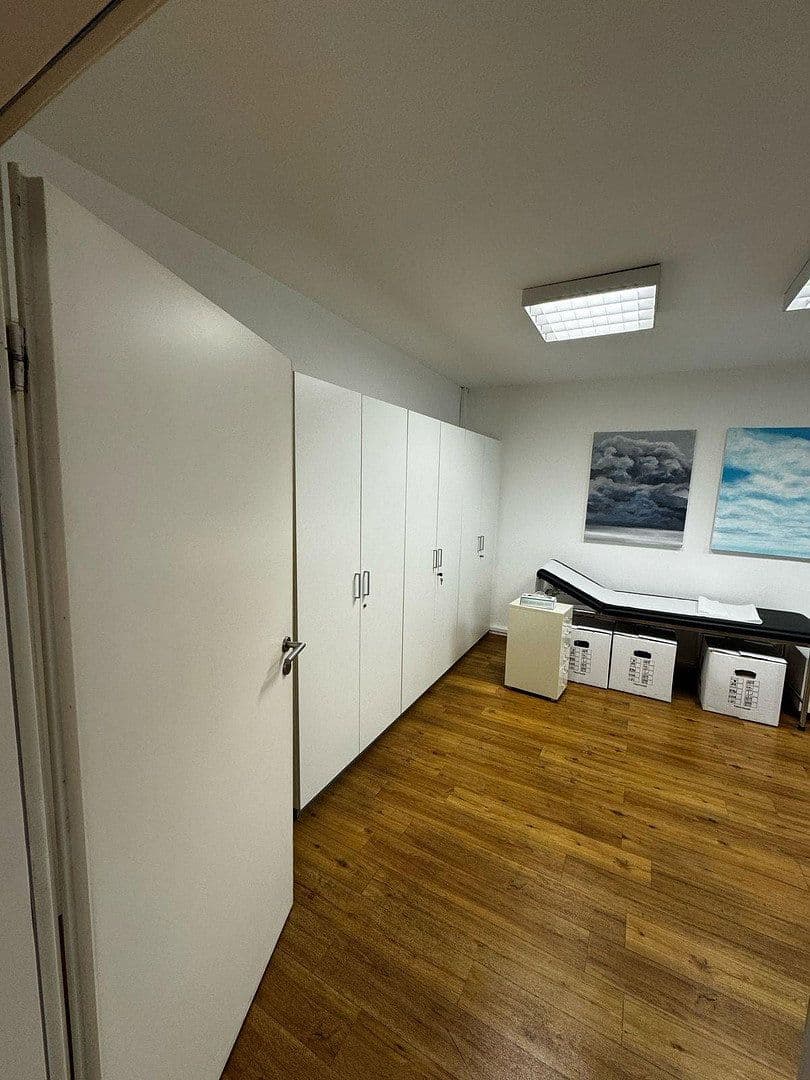 Prenájom kancelárie 158 m², Dobbenweg 6, Östliche Vorstadt - Steintor, Brémy Prenájom kancelárie 158 m², Dobbenweg 6, Östliche Vorstadt - Steintor, Brémy