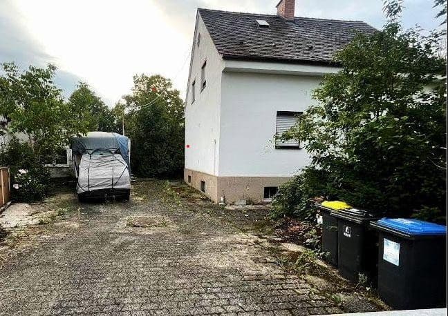 Predaj domu 110 m², pozemek 884 m², Nibelungenstr. 40, Dachau, Bavorsko Predaj domu 110 m², pozemek 884 m², Nibelungenstr. 40, Dachau, Bavorsko