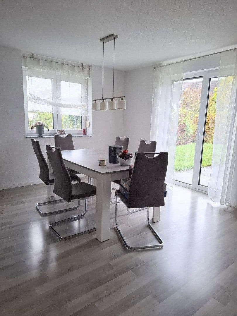 Prenájom bytu 2-izbový 78 m², Riedheimer Str. 1a, Hilzingen, Bádensko-Wurttembersko Prenájom bytu 2-izbový 78 m², Riedheimer Str. 1a, Hilzingen, Bádensko-Wurttembersko