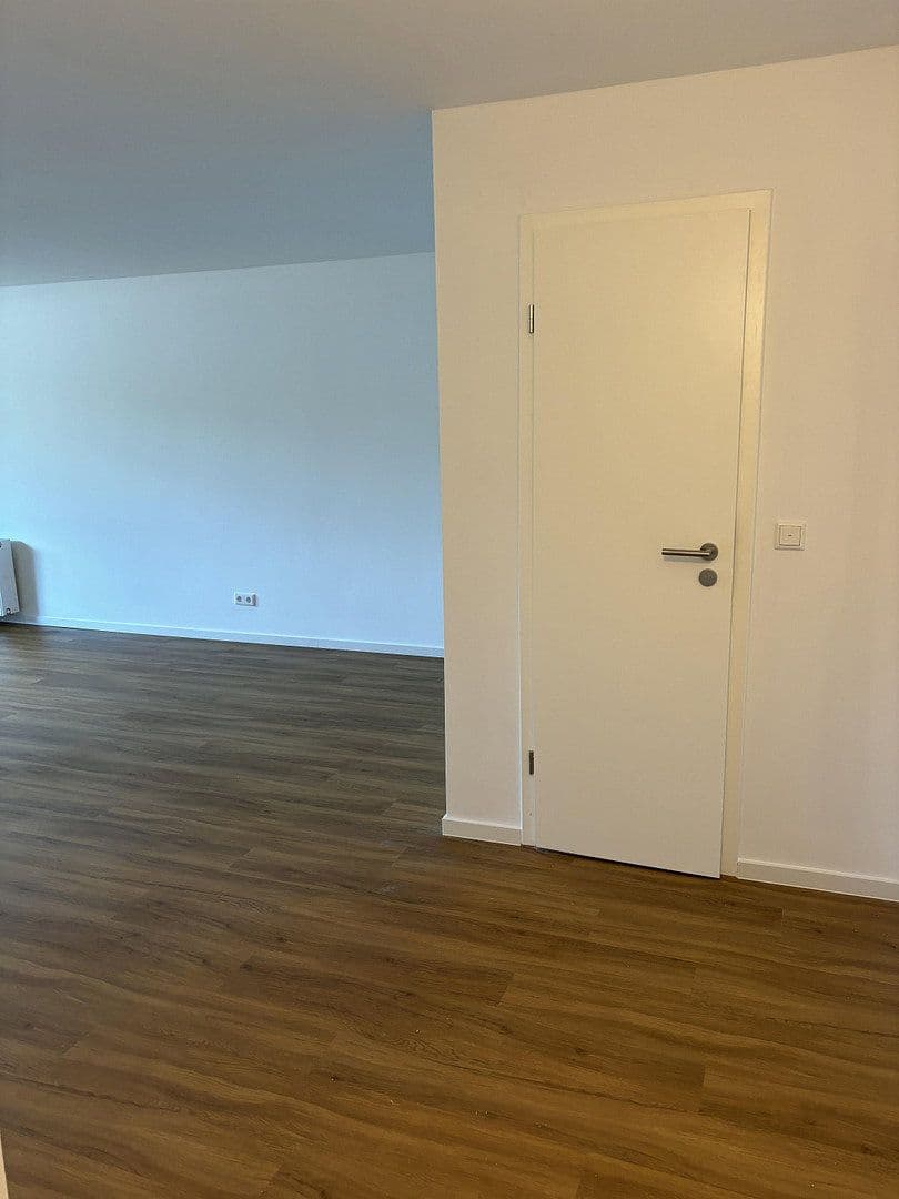 Prenájom bytu 1-izbový 38 m², Walburgisstr. 7, Dasseldorf, Severné Porýnie - Westfálsko Prenájom bytu 1-izbový 38 m², Walburgisstr. 7, Dasseldorf, Severné Porýnie - Westfálsko
