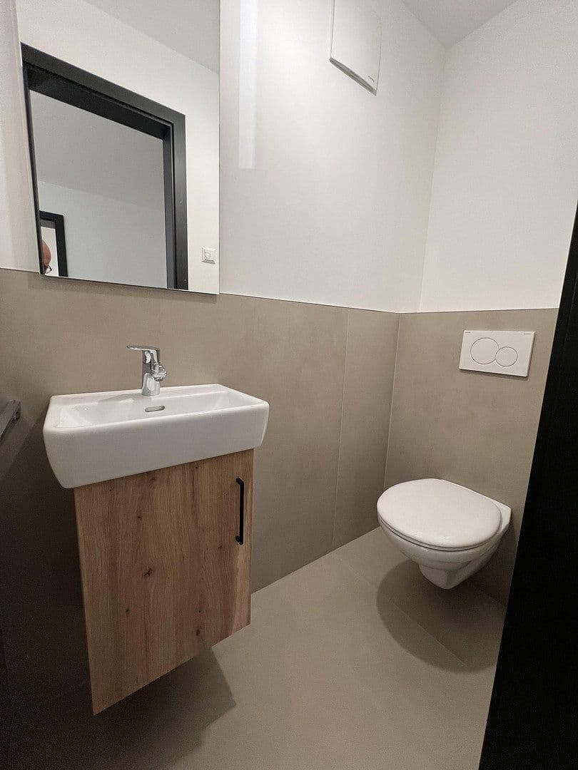 Prenájom bytu 2-izbový 80 m², Hausach, Bádensko-Wurttembersko Prenájom bytu 2-izbový 80 m², Hausach, Bádensko-Wurttembersko