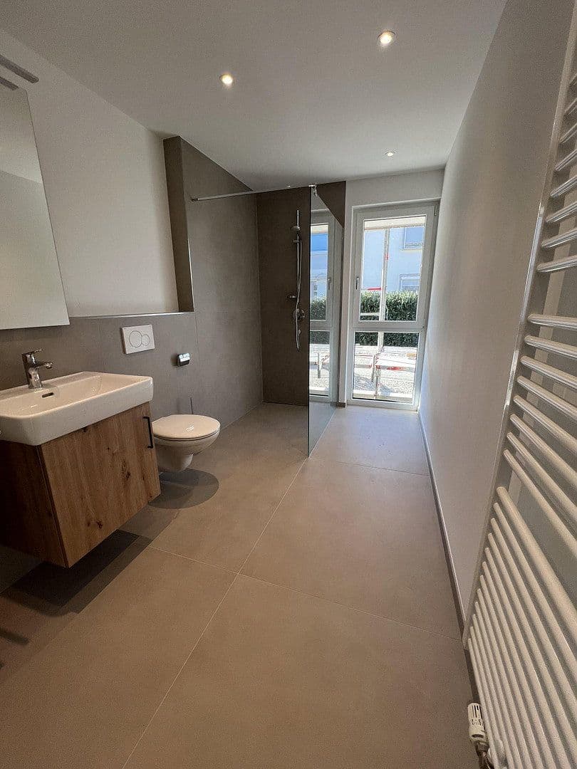 Prenájom bytu 2-izbový 80 m², Hausach, Bádensko-Wurttembersko Prenájom bytu 2-izbový 80 m², Hausach, Bádensko-Wurttembersko