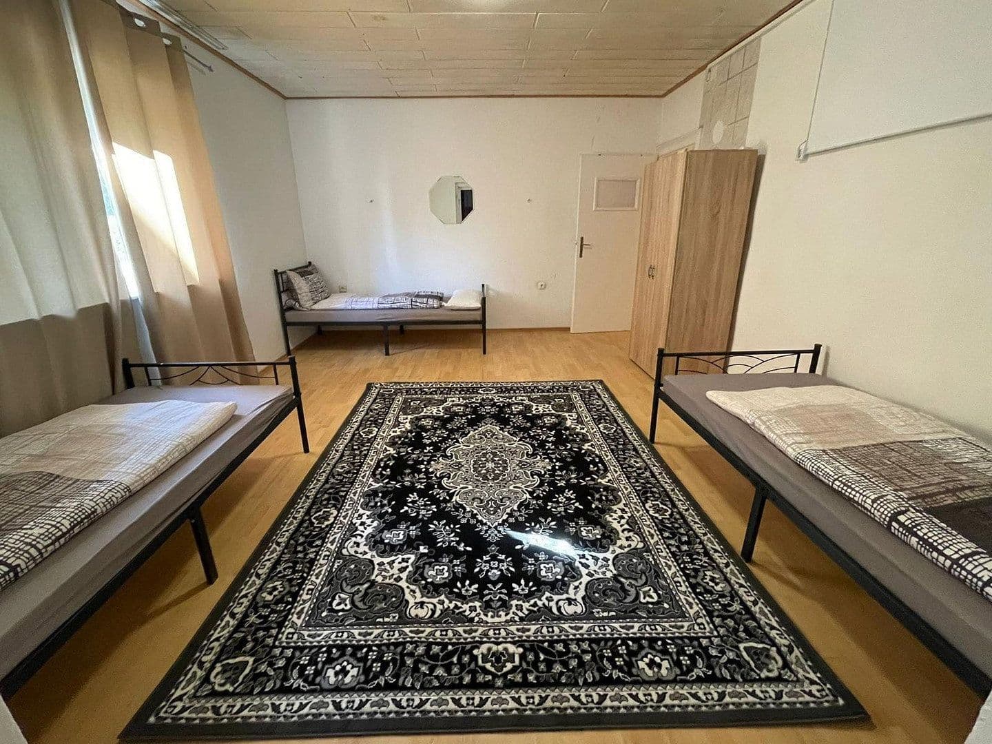 Prenájom domu 400 m², pozemek 600 m², Fresing, Bavorsko Prenájom domu 400 m², pozemek 600 m², Fresing, Bavorsko