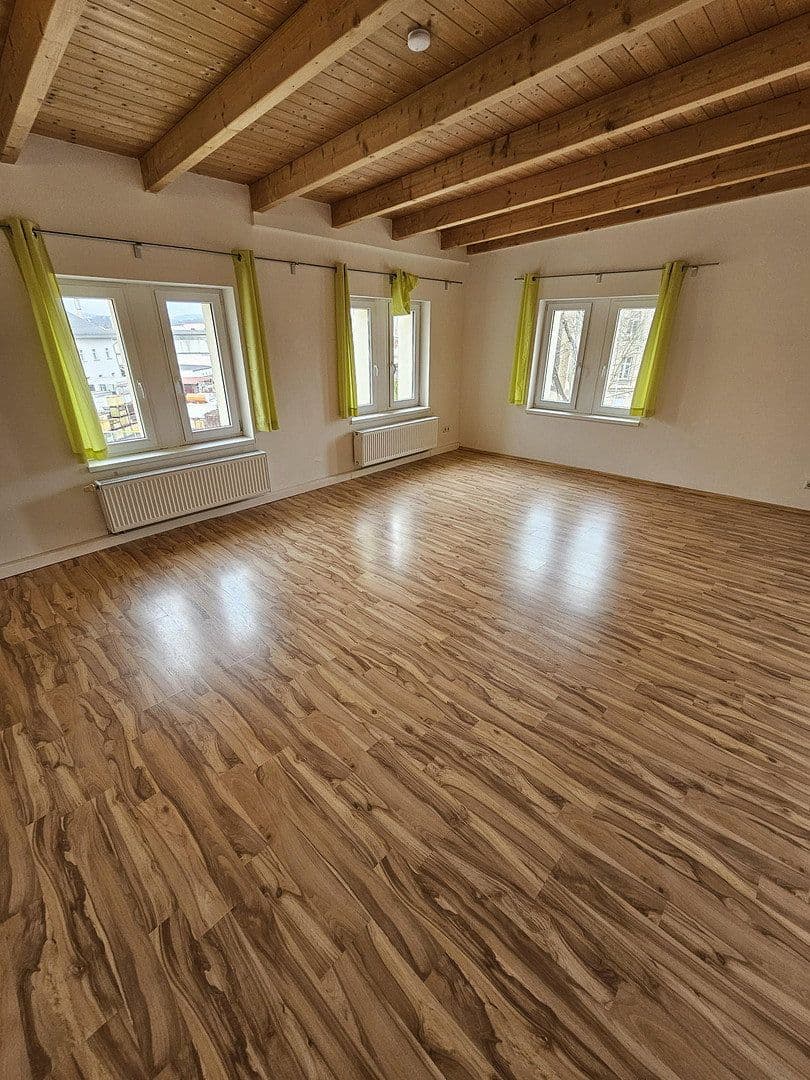 Prenájom bytu 4-izbový 116 m², Äußere Oybiner Straße 1a, Žitava, Sasko Prenájom bytu 4-izbový 116 m², Äußere Oybiner Straße 1a, Žitava, Sasko