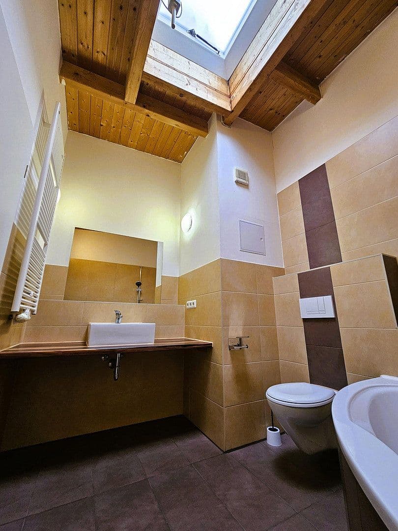 Prenájom bytu 4-izbový 116 m², Äußere Oybiner Straße 1a, Žitava, Sasko Prenájom bytu 4-izbový 116 m², Äußere Oybiner Straße 1a, Žitava, Sasko