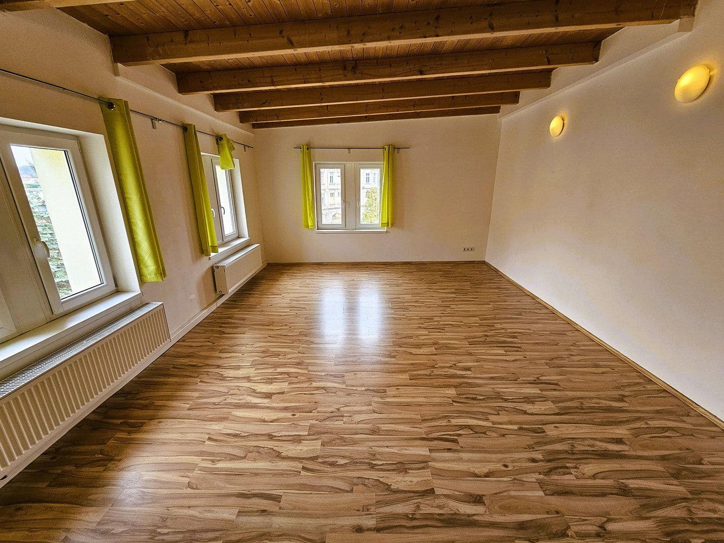 Prenájom bytu 4-izbový 116 m², Äußere Oybiner Straße 1a, Žitava, Sasko Prenájom bytu 4-izbový 116 m², Äußere Oybiner Straße 1a, Žitava, Sasko