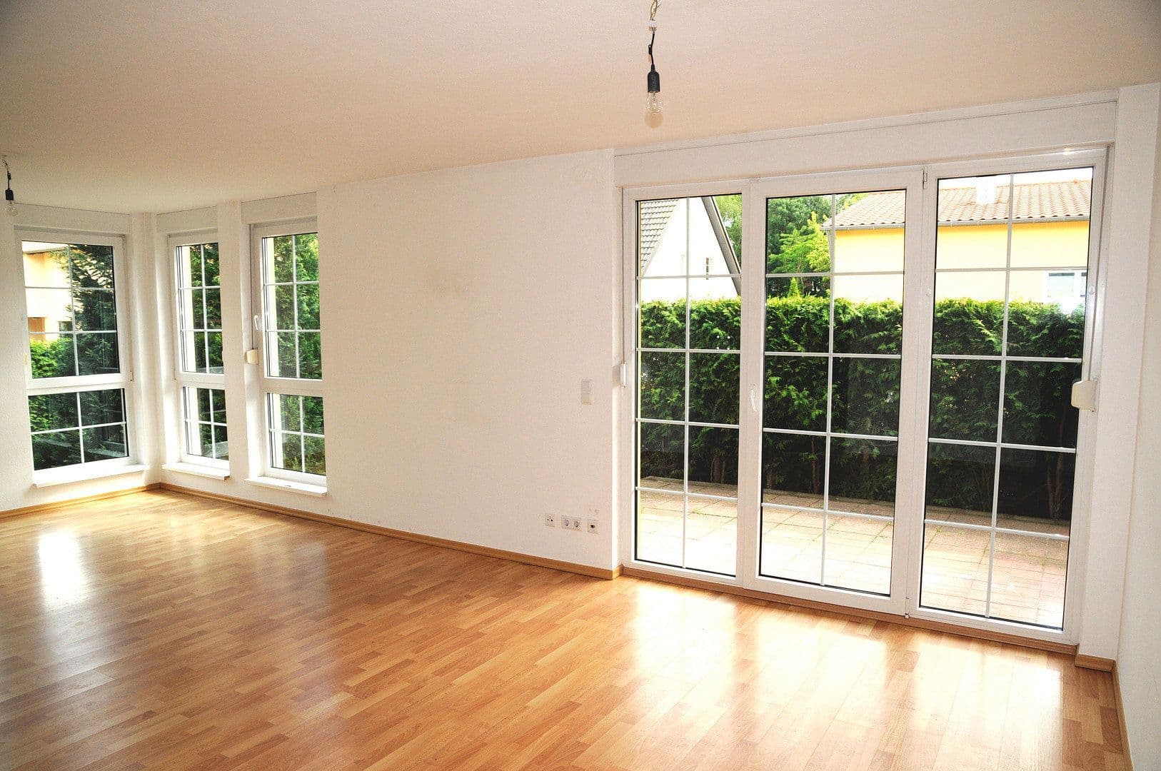 Predaj domu 532 m², pozemek 739 m², Gartenweg 1, Hohen Neuendorf, Brandenbursko Predaj domu 532 m², pozemek 739 m², Gartenweg 1, Hohen Neuendorf, Brandenbursko