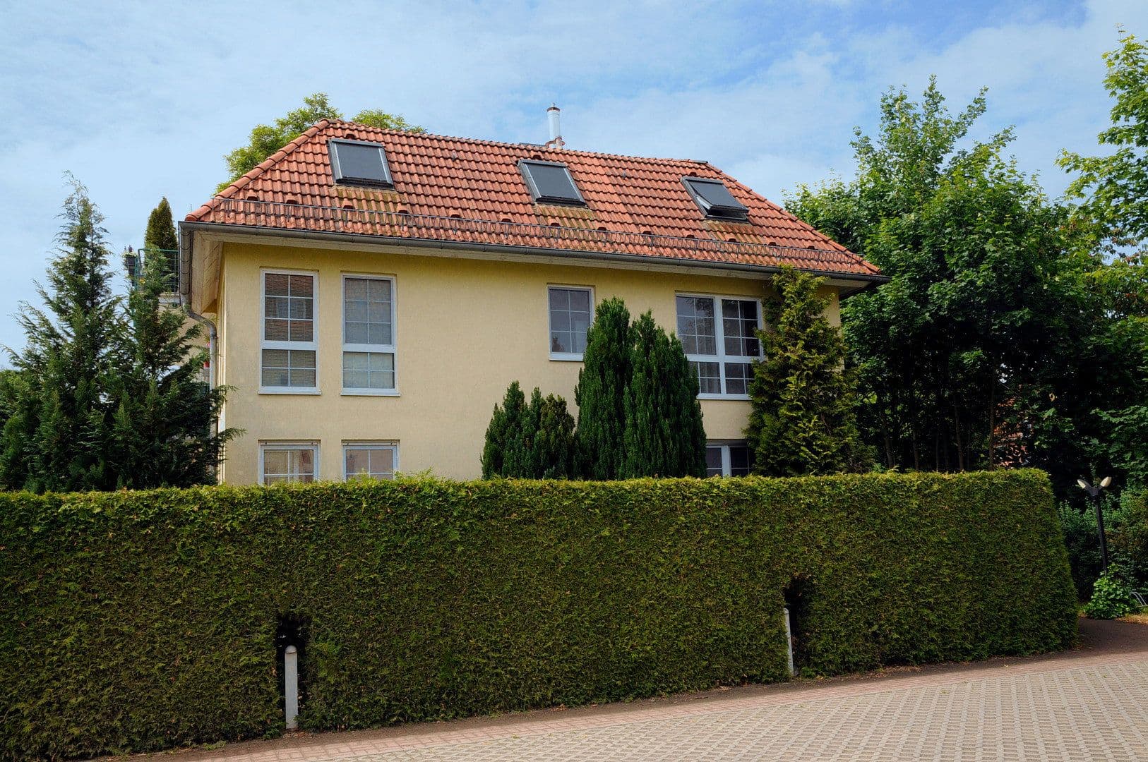 Predaj domu 532 m², pozemek 739 m², Gartenweg 1, Hohen Neuendorf, Brandenbursko Predaj domu 532 m², pozemek 739 m², Gartenweg 1, Hohen Neuendorf, Brandenbursko