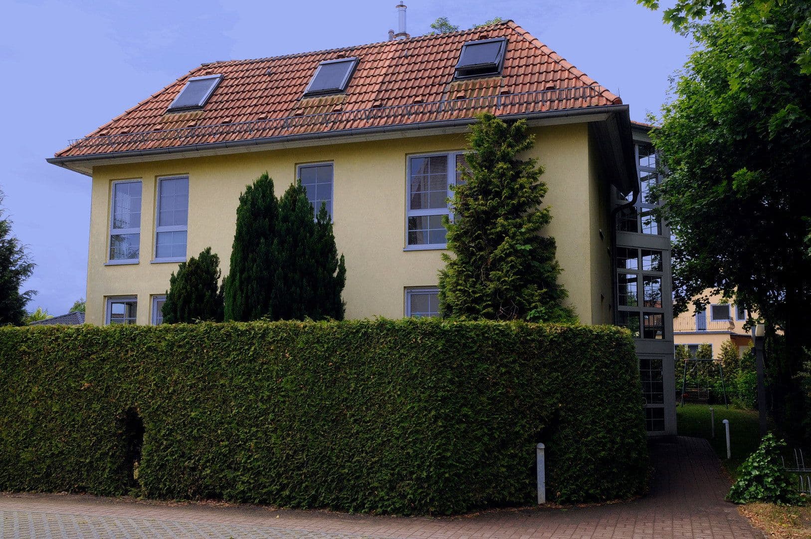 Predaj domu 532 m², pozemek 739 m², Gartenweg 1, Hohen Neuendorf, Brandenbursko Predaj domu 532 m², pozemek 739 m², Gartenweg 1, Hohen Neuendorf, Brandenbursko