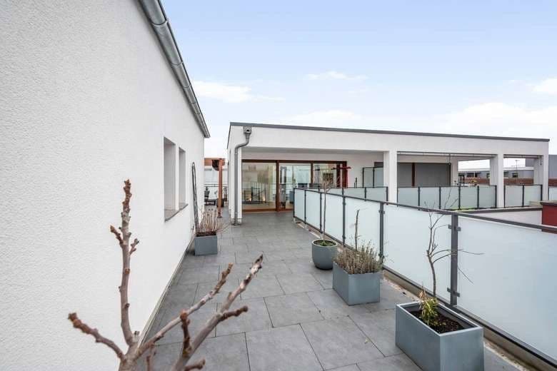 Prenájom bytu 6-izbový 180 m², Alexanderstr. 65, Frankfurt am Main, Hesensko Prenájom bytu 6-izbový 180 m², Alexanderstr. 65, Frankfurt am Main, Hesensko