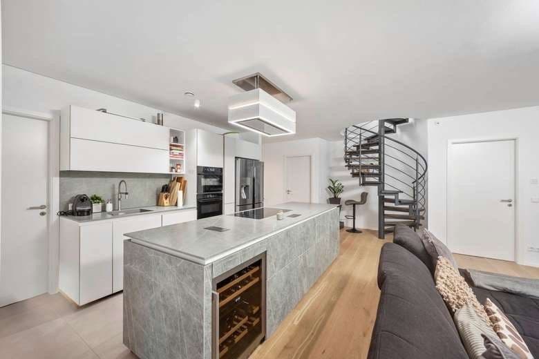 Prenájom bytu 6-izbový 180 m², Alexanderstr. 65, Frankfurt am Main, Hesensko Prenájom bytu 6-izbový 180 m², Alexanderstr. 65, Frankfurt am Main, Hesensko