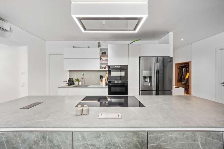Prenájom bytu 6-izbový 180 m², Alexanderstr. 65, Frankfurt am Main, Hesensko Prenájom bytu 6-izbový 180 m², Alexanderstr. 65, Frankfurt am Main, Hesensko