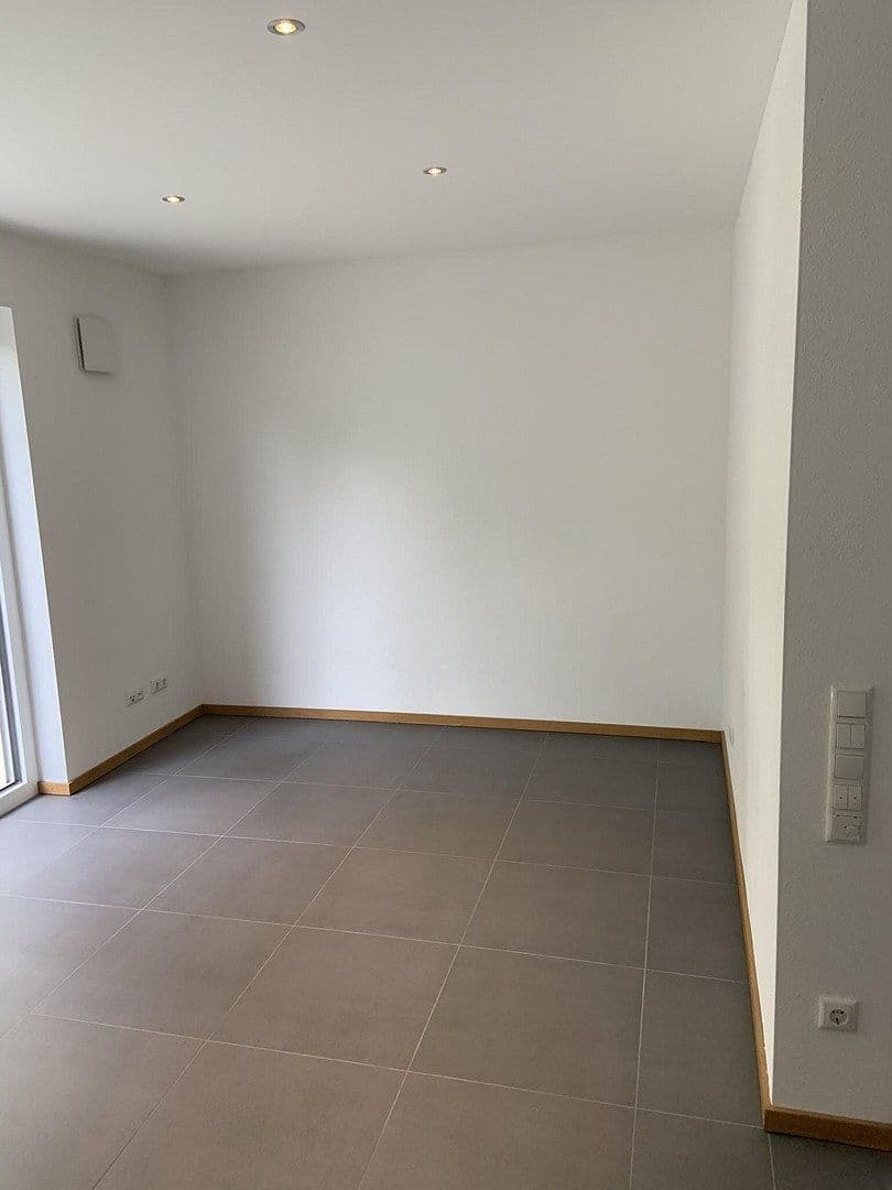 Prenájom bytu 3-izbový 80 m², Freising, Bavorsko Prenájom bytu 3-izbový 80 m², Freising, Bavorsko