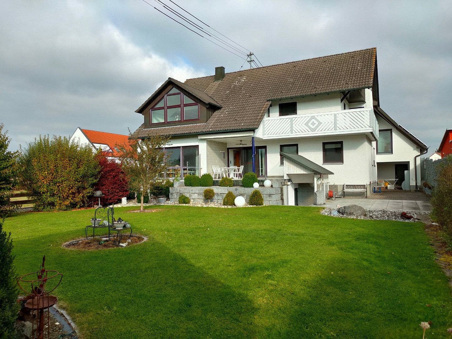 Prenájom bytu 5-izbový 120 m², Holzheim, Bavorsko Prenájom bytu 5-izbový 120 m², Holzheim, Bavorsko