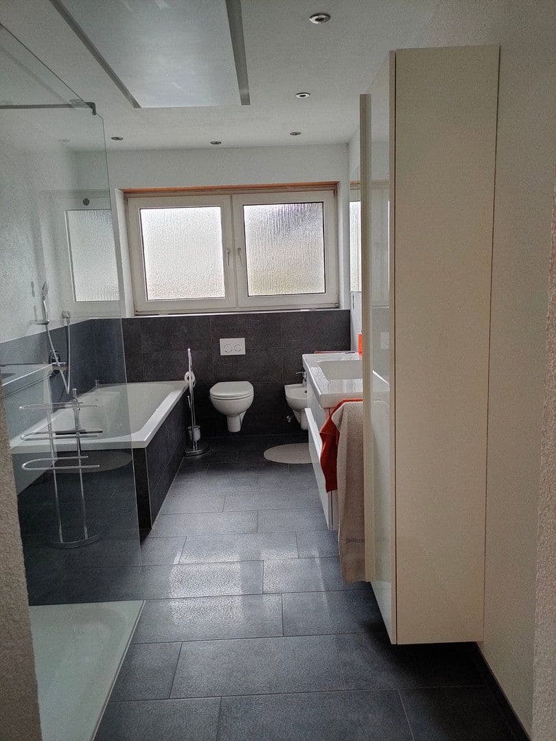 Prenájom bytu 5-izbový 120 m², Holzheim, Bavorsko Prenájom bytu 5-izbový 120 m², Holzheim, Bavorsko