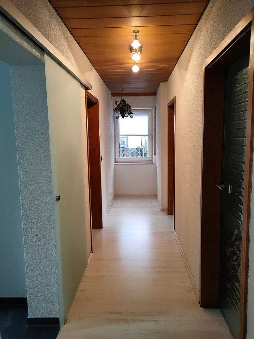 Prenájom bytu 5-izbový 120 m², Holzheim, Bavorsko Prenájom bytu 5-izbový 120 m², Holzheim, Bavorsko