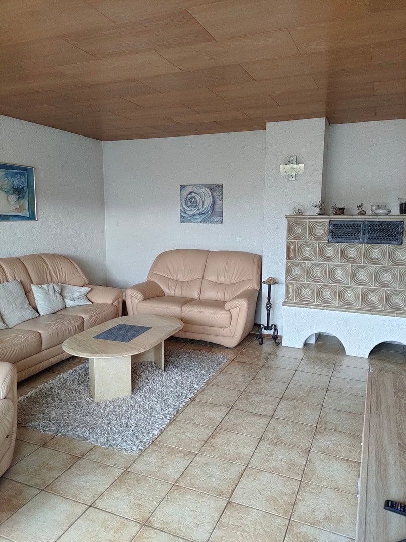 Prenájom bytu 5-izbový 120 m², Holzheim, Bavorsko Prenájom bytu 5-izbový 120 m², Holzheim, Bavorsko