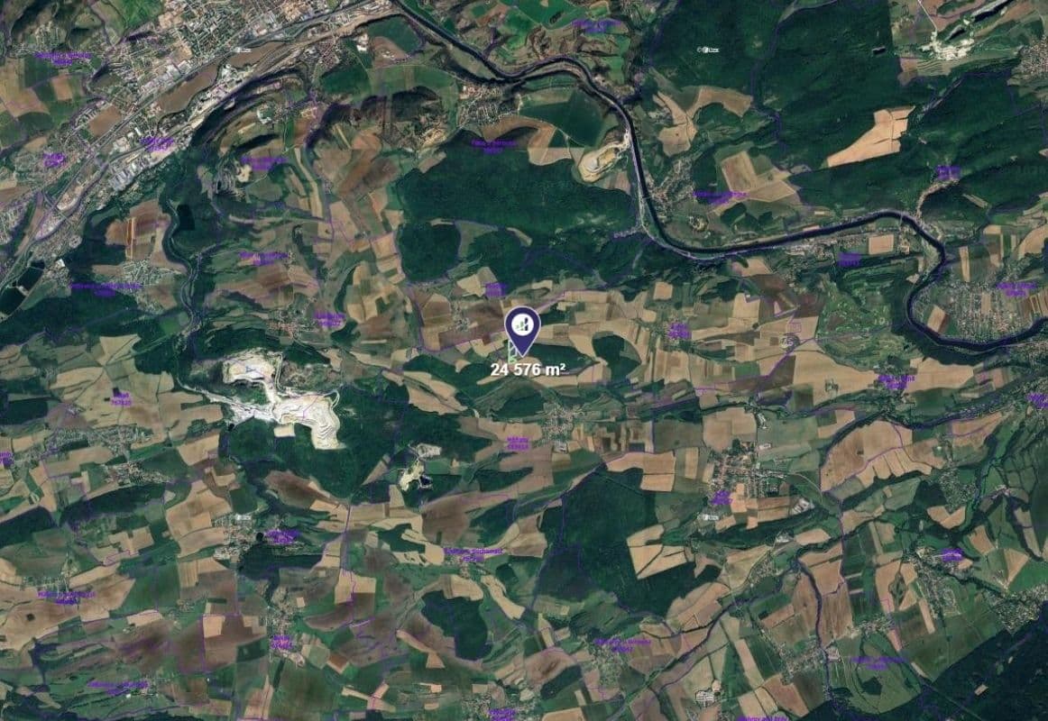 Predaj pozemku 24.576 m², Korno, Středočeský kraj Predaj pozemku 24.576 m², Korno, Středočeský kraj