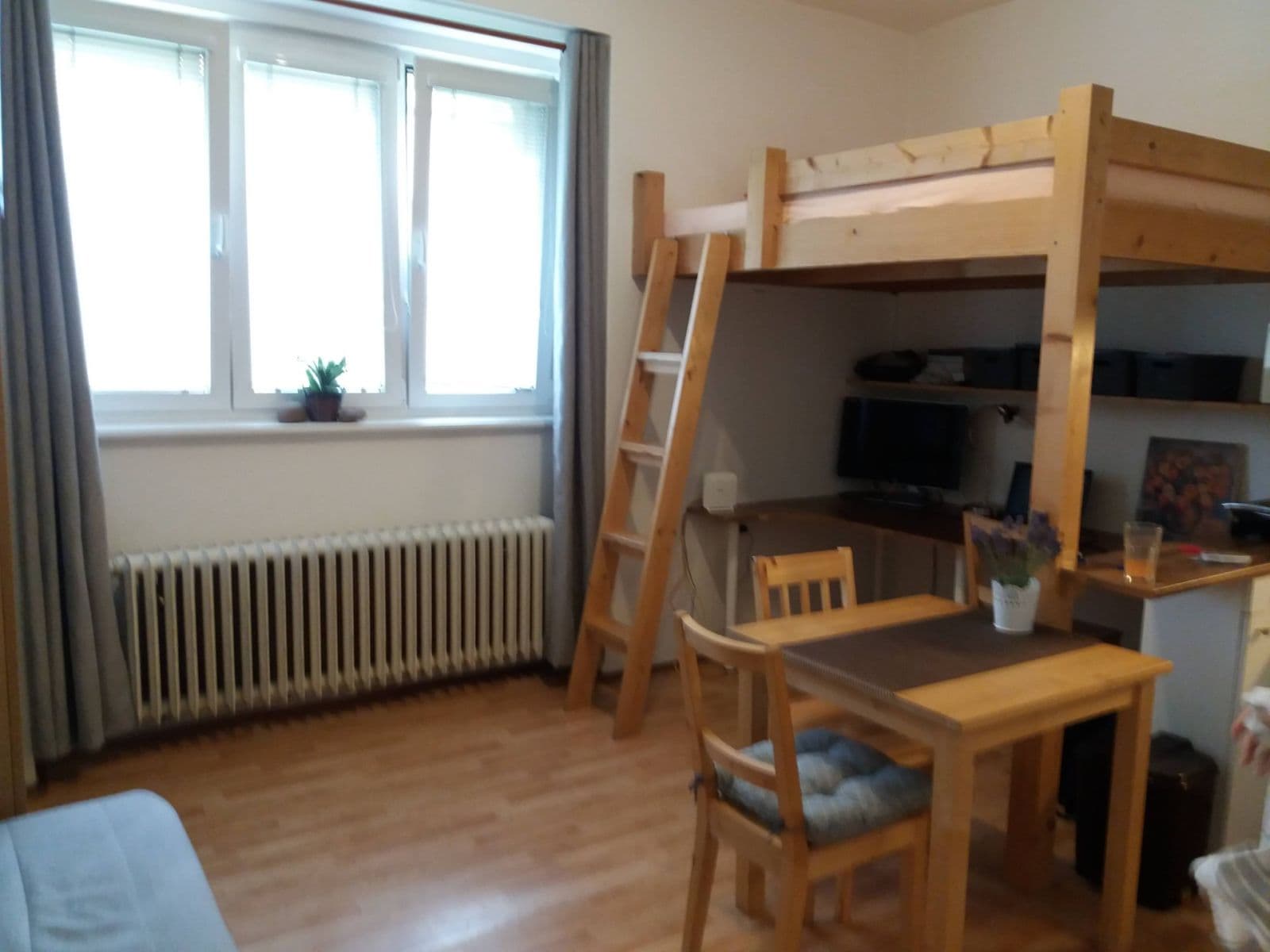 Prenájom bytu 1-izbový 30 m², Nad Kajetánkou, Praha, Praha Prenájom bytu 1-izbový 30 m², Nad Kajetánkou, Praha, Praha