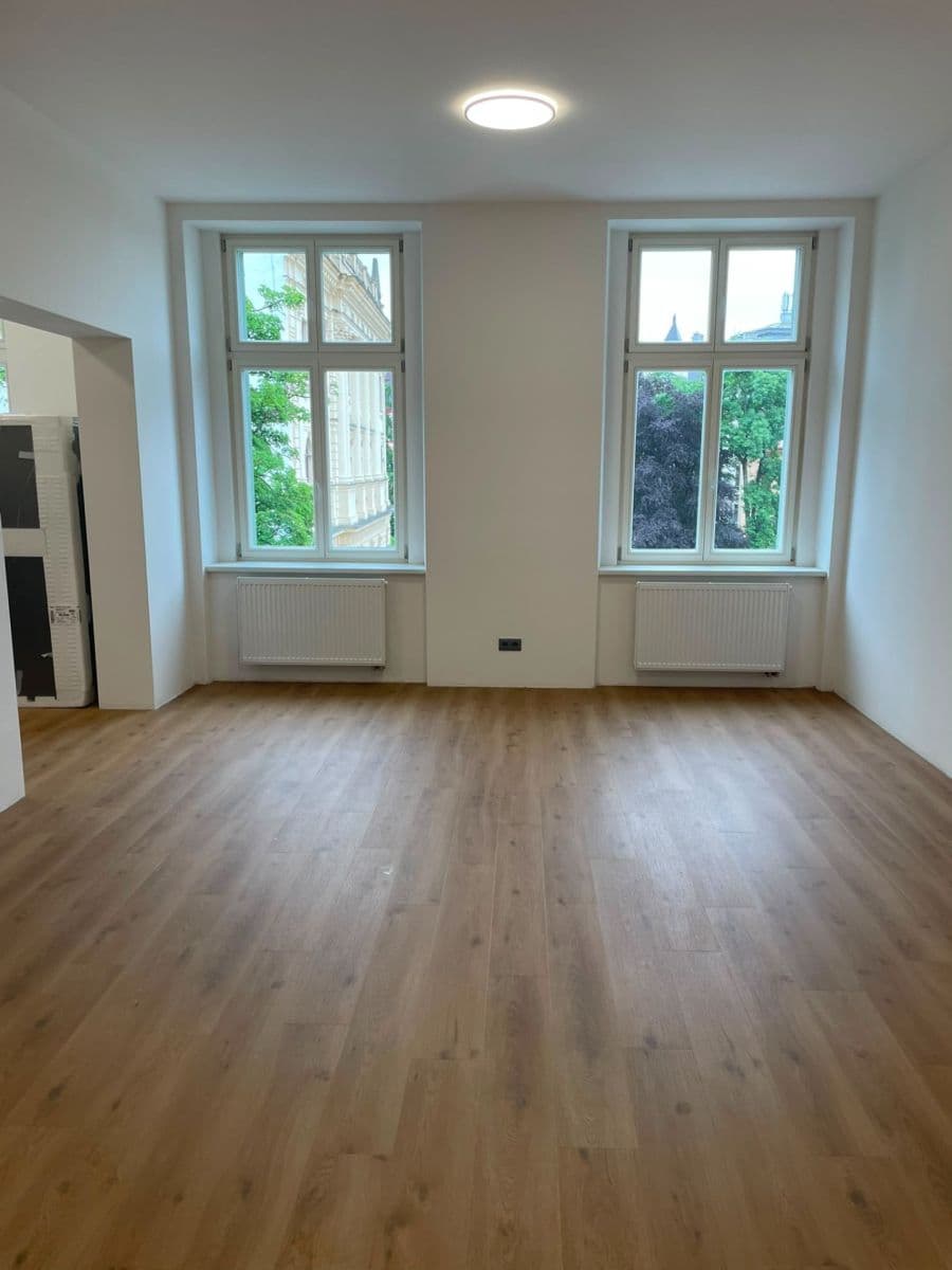 Prenájom bytu 2-izbový 79 m², Moskevská, Liberec, Liberecký kraj Prenájom bytu 2-izbový 79 m², Moskevská, Liberec, Liberecký kraj