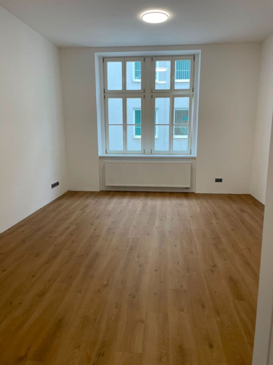 Prenájom bytu 2-izbový 79 m², Moskevská, Liberec, Liberecký kraj Prenájom bytu 2-izbový 79 m², Moskevská, Liberec, Liberecký kraj