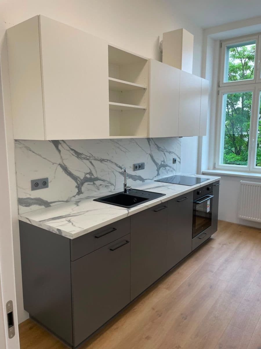 Prenájom bytu 2-izbový 79 m², Moskevská, Liberec, Liberecký kraj Prenájom bytu 2-izbový 79 m², Moskevská, Liberec, Liberecký kraj