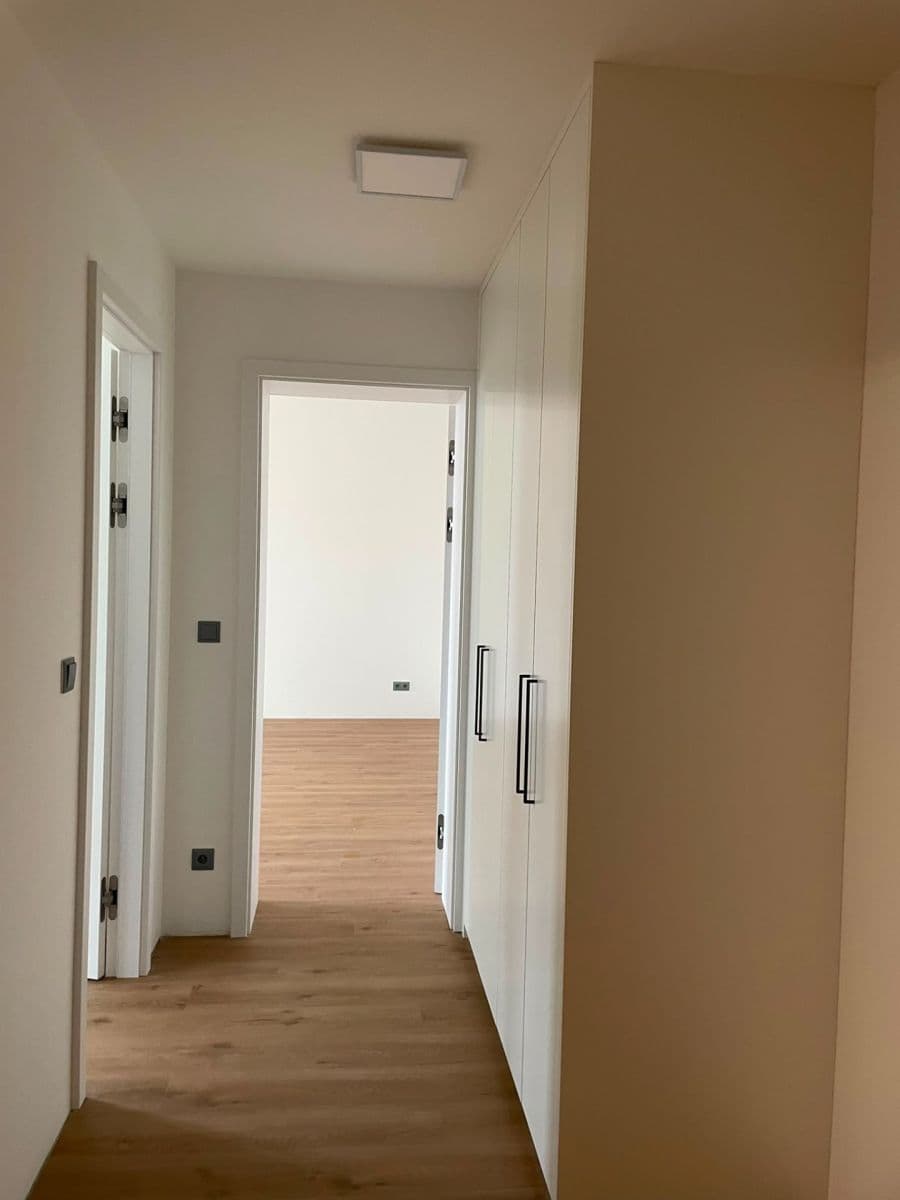 Prenájom bytu 2-izbový 79 m², Moskevská, Liberec, Liberecký kraj Prenájom bytu 2-izbový 79 m², Moskevská, Liberec, Liberecký kraj